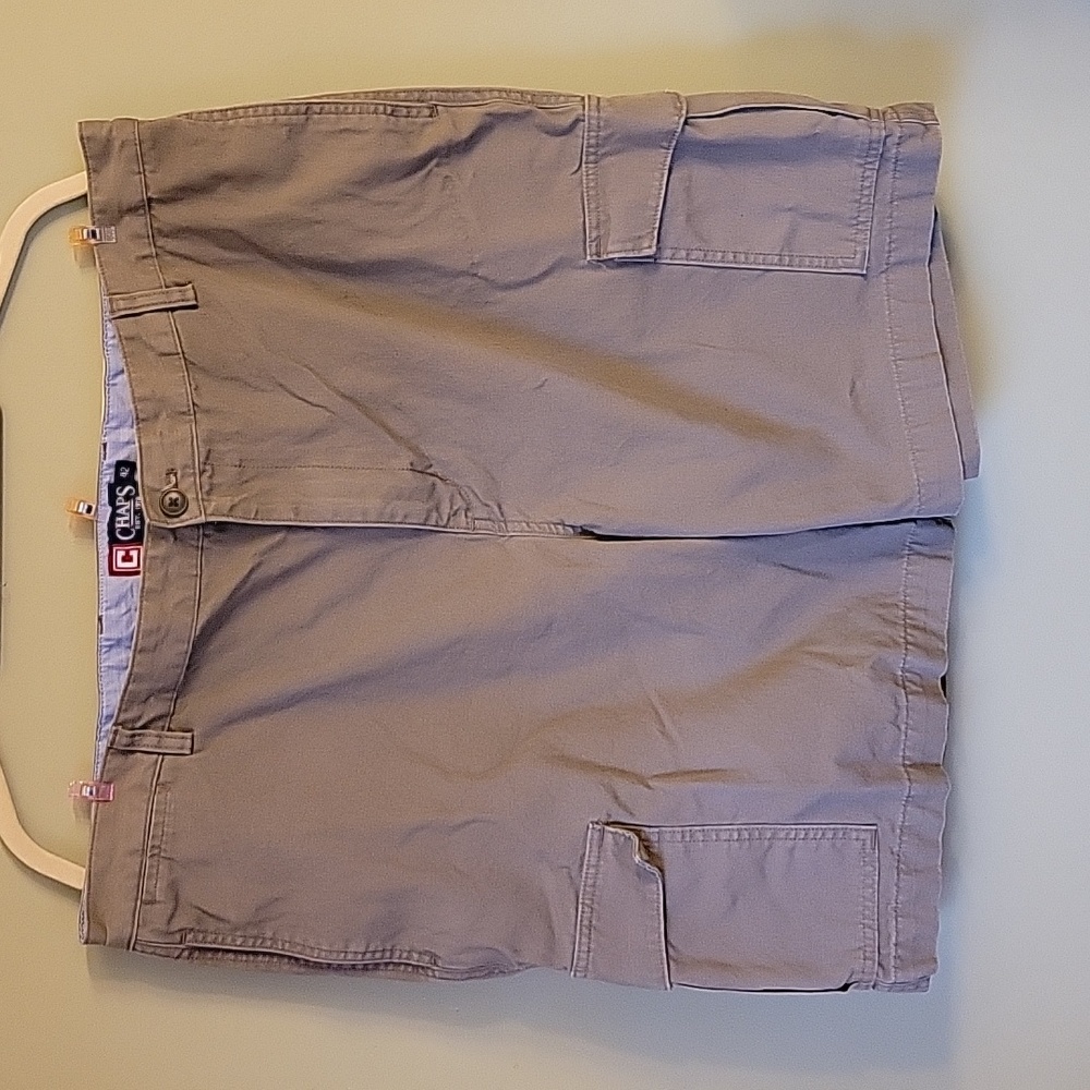 Chaps mens dark tan casual cargo shorts flat front Size 42